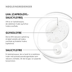 Kvinde holder Blemish + Age Cleanser